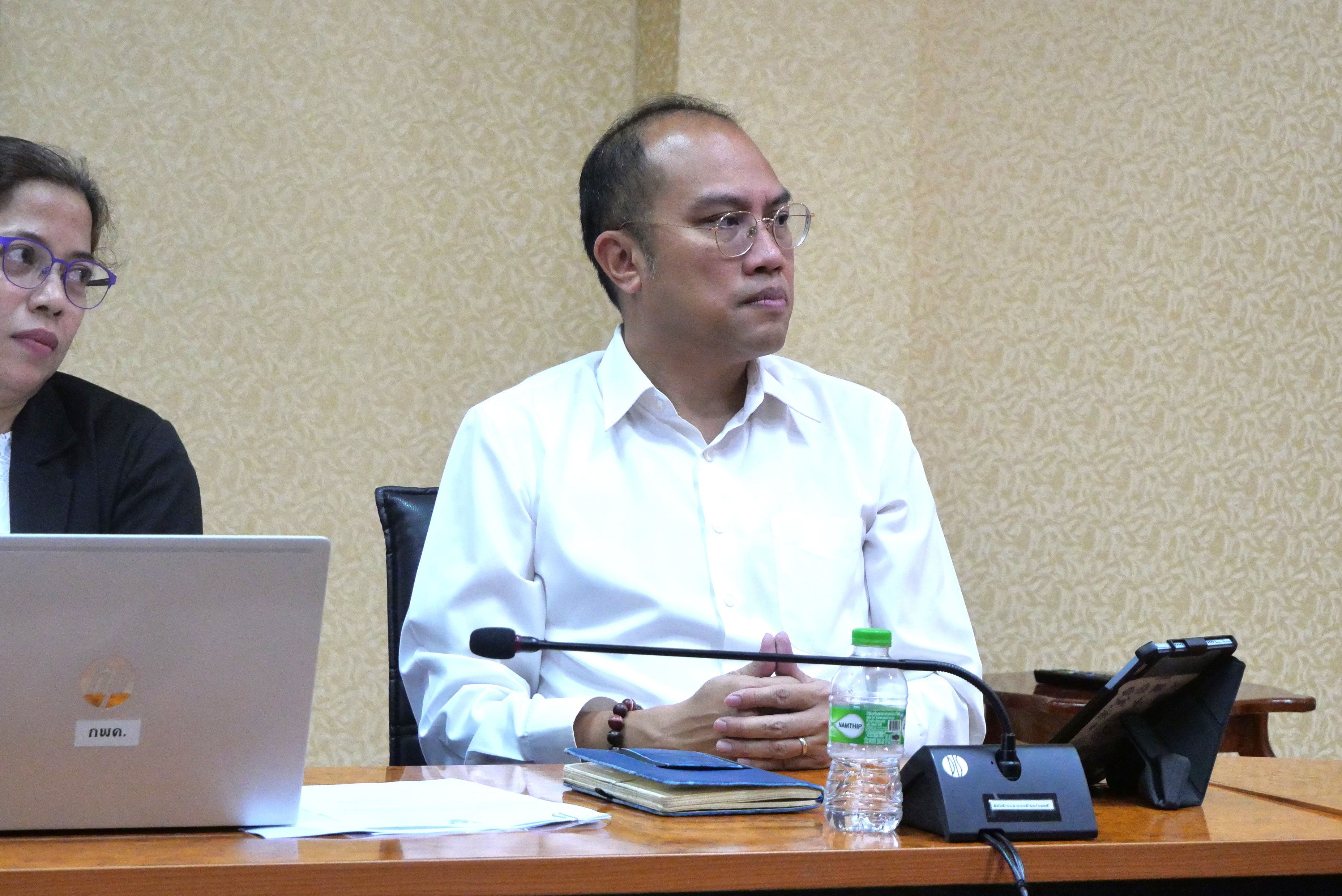 title - รองเลขาธิการ ส.ป.ก. ประชุมติดตามความก้าวหน้าการส่งเอกสารเบิกจ่ายผ่านระบบสารบรรณอิเล็กทรอนิกส์ (e-Office) ของสำนักบริหารกลาง 